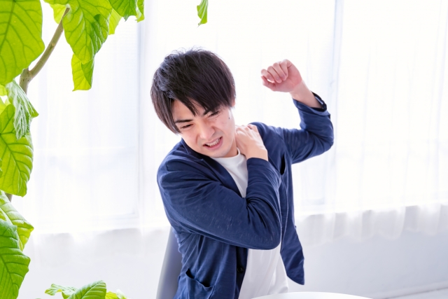 肩上がらない